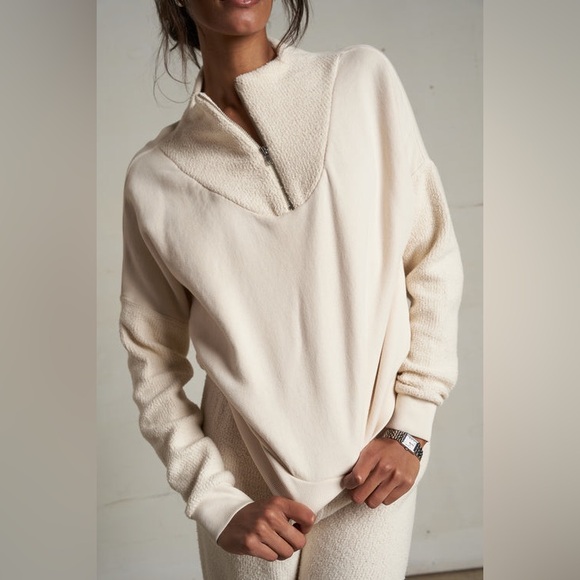 perfectwhitetee Tops - Perfectwhitetee tyra fleece 1/4 zip sweatshirt Size Large In Sugar 100% Cotton